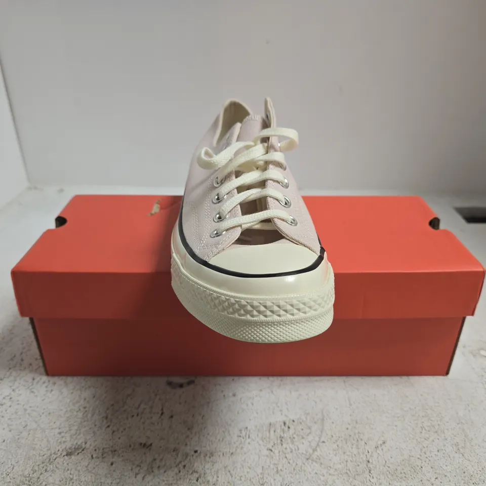 BOXED PAIR OF CONVERSE SHOES IN PASTEL PINK SIZE UK 11