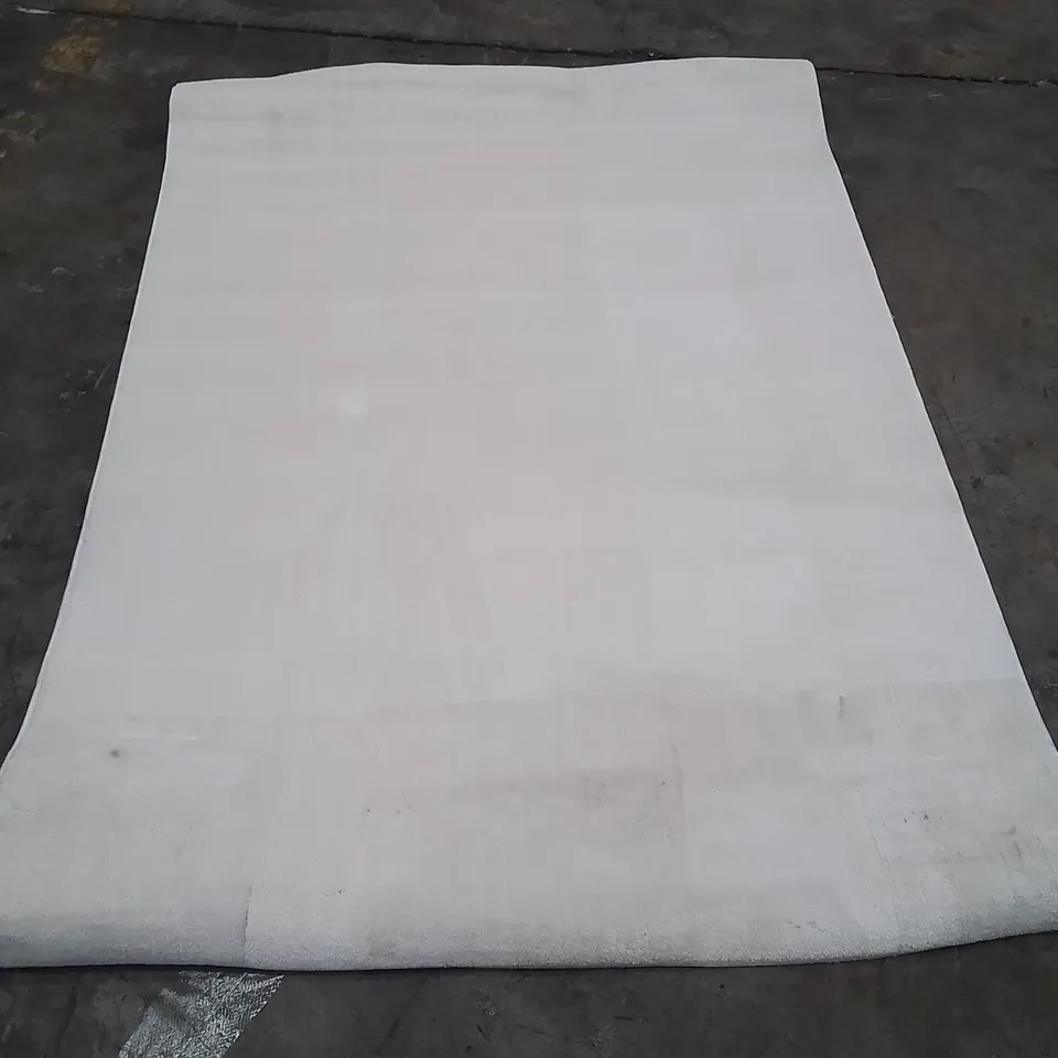 QUALITY DESIGNER AREA RUG - APPROXIMATELY 170X120CM