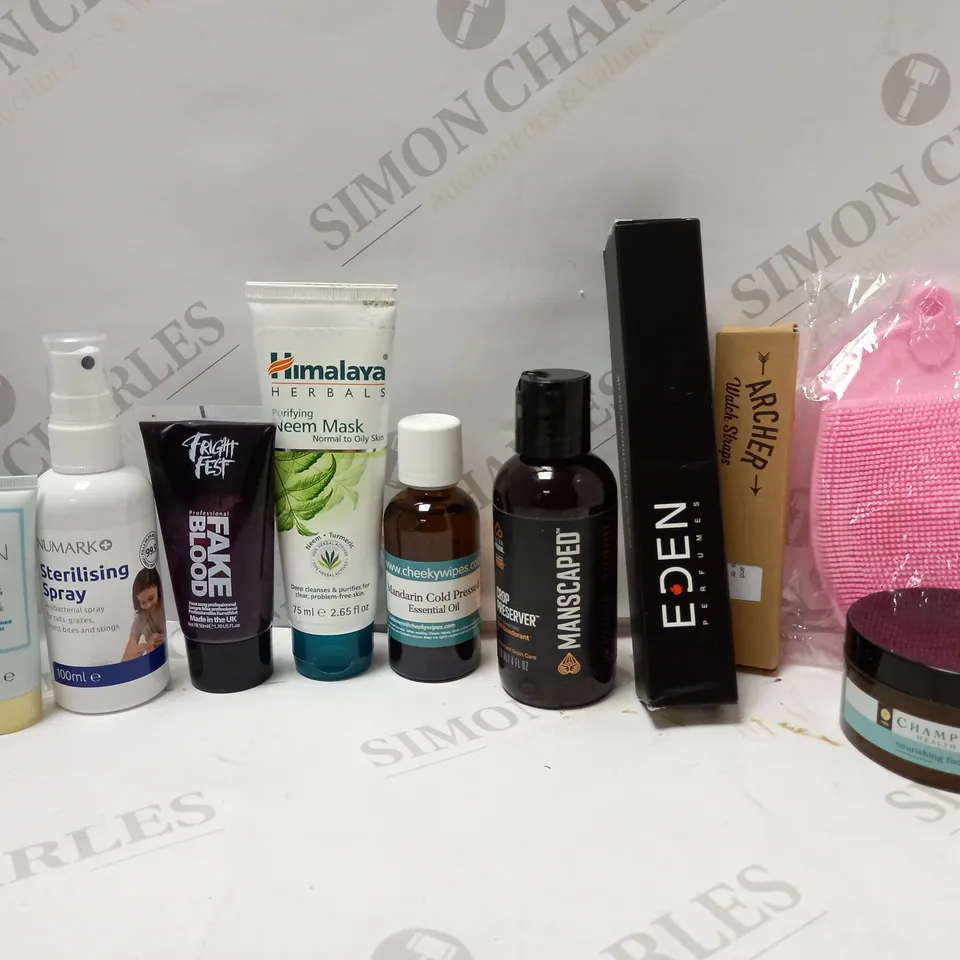 LOT OF APPROX 15 ASSORTED BEAUTY PRODUCTS TO INCLUDE MARY KAY HAND CREAM, MANSCAPED BALL DEODORANT, CHAMPNEYS FOOT BUTTER, ETC