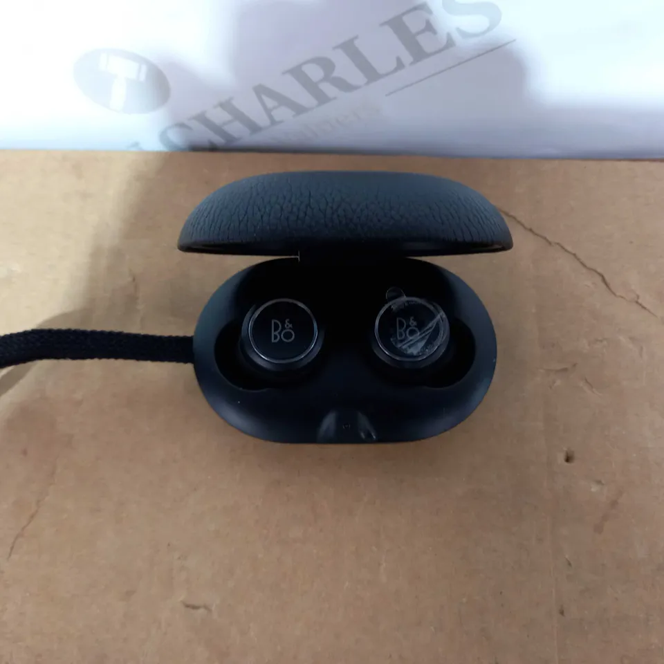 B&O E8 TRULY WIRELESS EARPHONES - BLACK