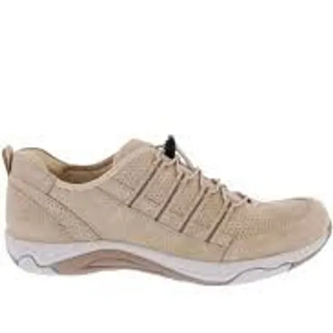 BOXED PAIR OF FREE SPIRIT JADA TRAINERS IN OAT SIZE 4