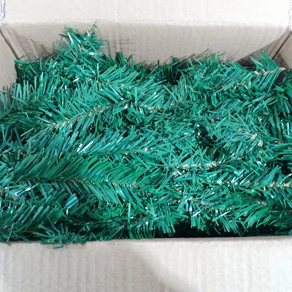 BOX XMAS GARLAND UNKNOW SIZE IN GREEN