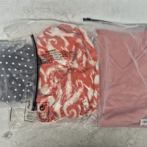 APPROXIMATELY 20 ASSORTED CLOTHING AND FASHION PRODUCTS IN VARIOUS STYLES AND SIZES - COLLECTION ONLY