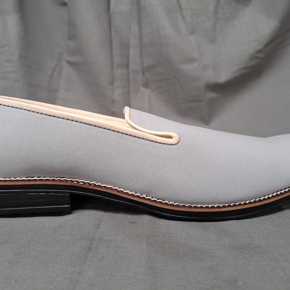 BOXED PAIR OF DESIGNER SLIP-ON SHOES IN GREY SIZE UNSPECIFIED