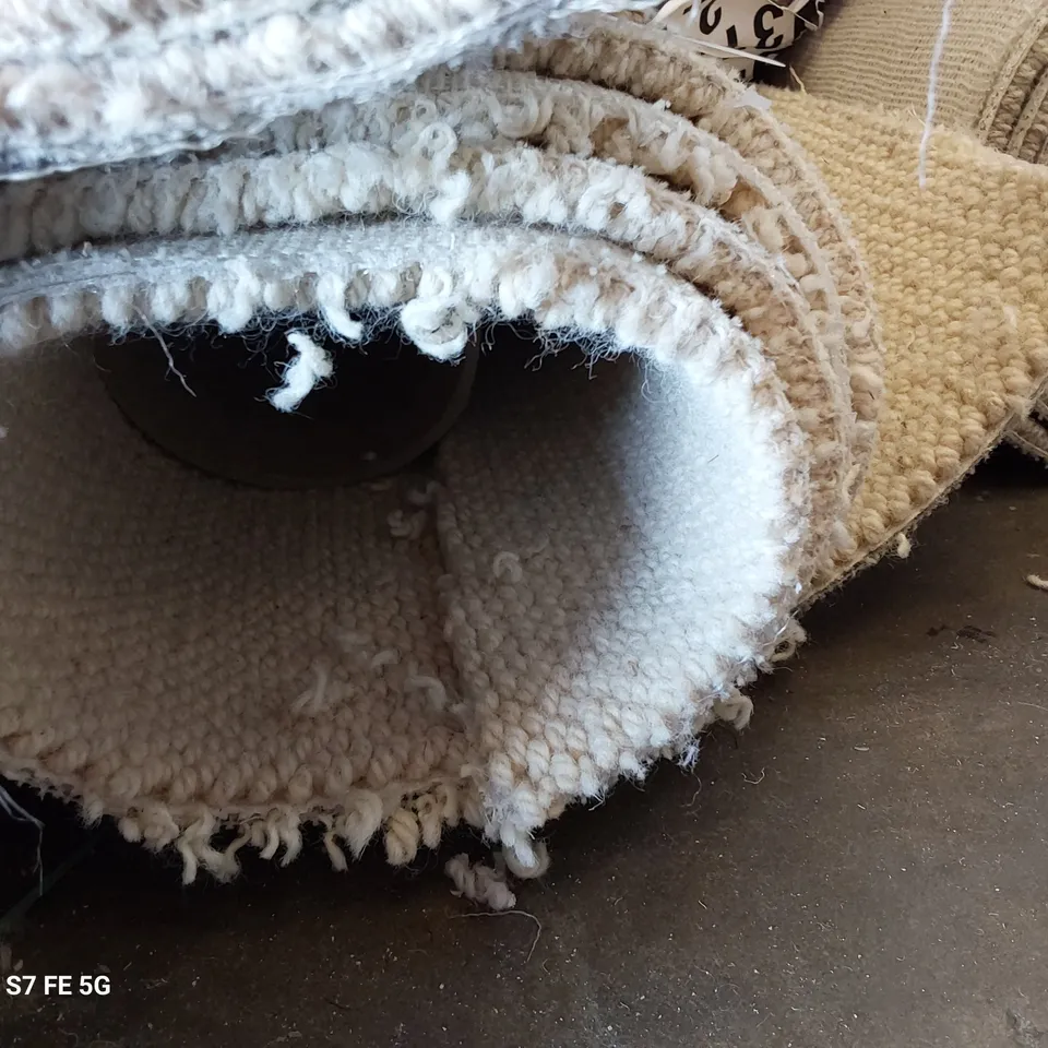 ROLL OF QUALITY FOUR SEASONS PEREGRIN CARPET APPROXIMATELY 5M × 2.51M