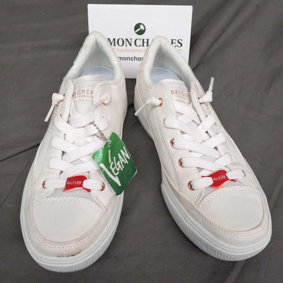 SKETCHERS LOS ANGELES VEGAN ARCH FIT SIZE 5