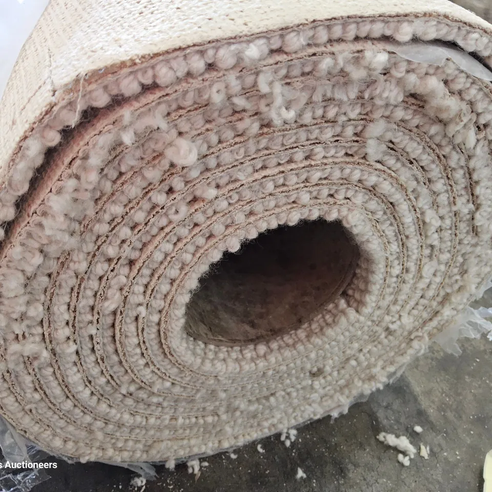ROLL OF QUALITY HABBERLEY CLASSIC MAPLES SPRING CARPET APPROXIMATELY 5M × 5.7M