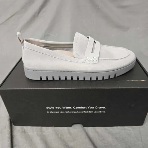 BOXED PAIR OF VIONIC UPTOWN SANDALS - 7