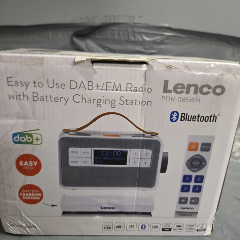 LENCO PDR-065WH EASY TO USE DAB+/FM RADIO WITH BATTERY CHARGING STATION