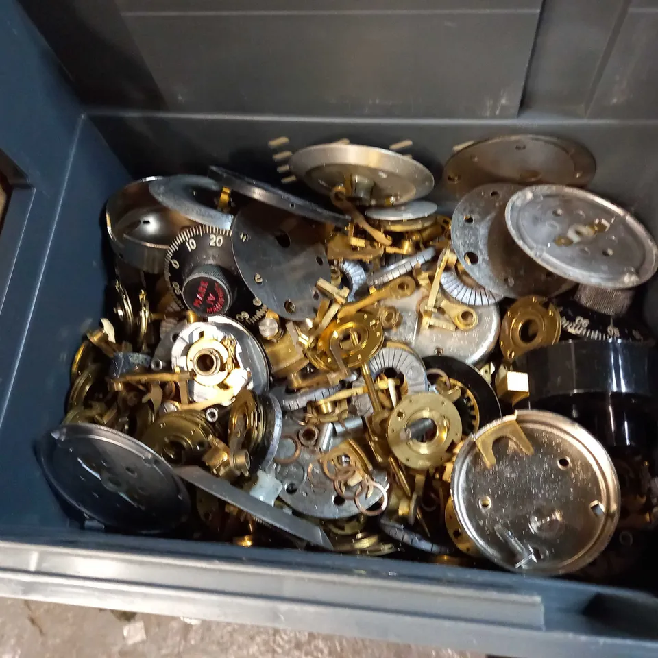 LOT OF ASSORTED DIALS AND FITTINGS