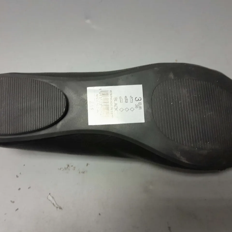 APPROXIMATELY 12 TOE CAP BALLERINA PAIRS IN BLACK - SIZE 3