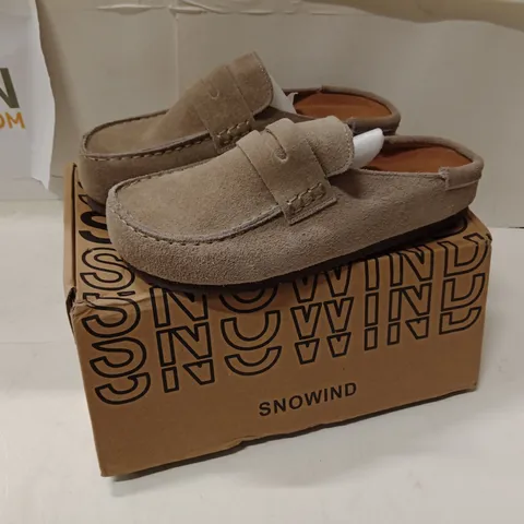 SNOWIND CLOGS IN TAUPE SUEDE β UK 6 (EU 39) β BOXED