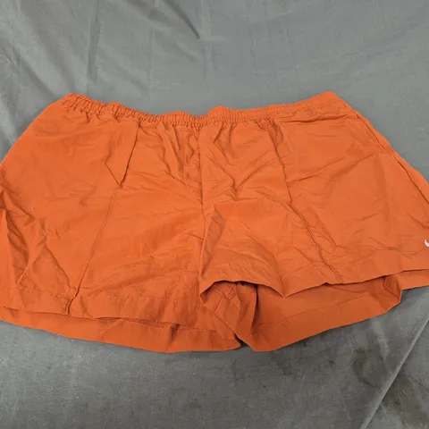 NIKE WOMENS CASUAL RUNNING SHORTS SIZE 2XL