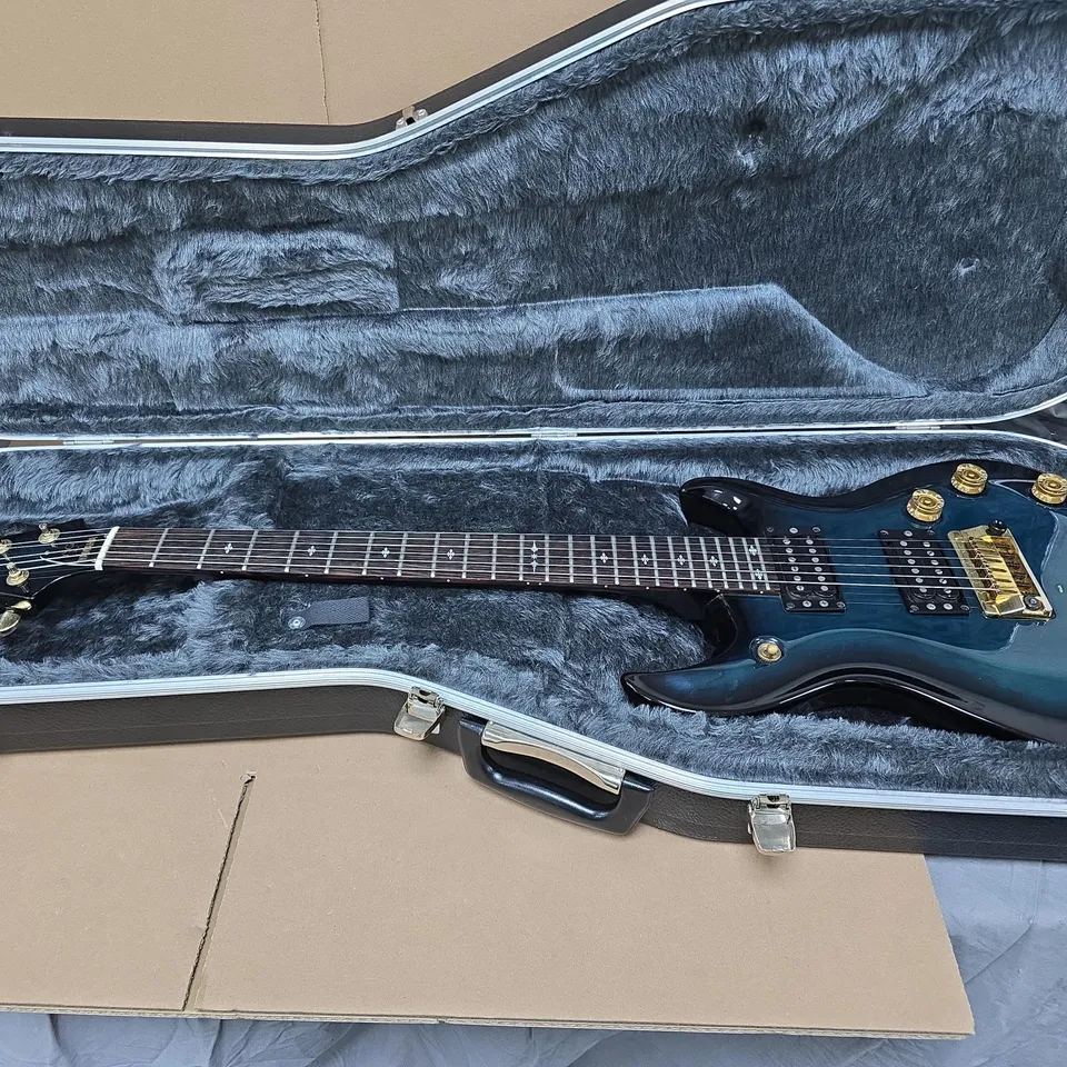 YAMAHA YSG ELECTRIC GUITAR WITH CARRY CASE 