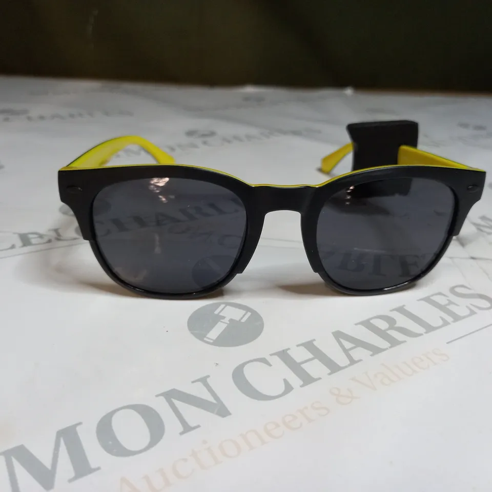 HAVAIANAS TINTED SUNGLASSES WITH YELLOW TRIM 