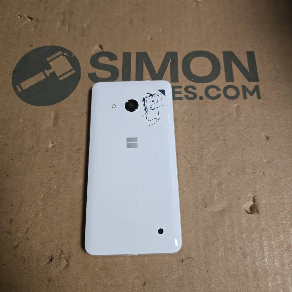 MICROSOFT LUMIA SMARTPHONE – WHITE 