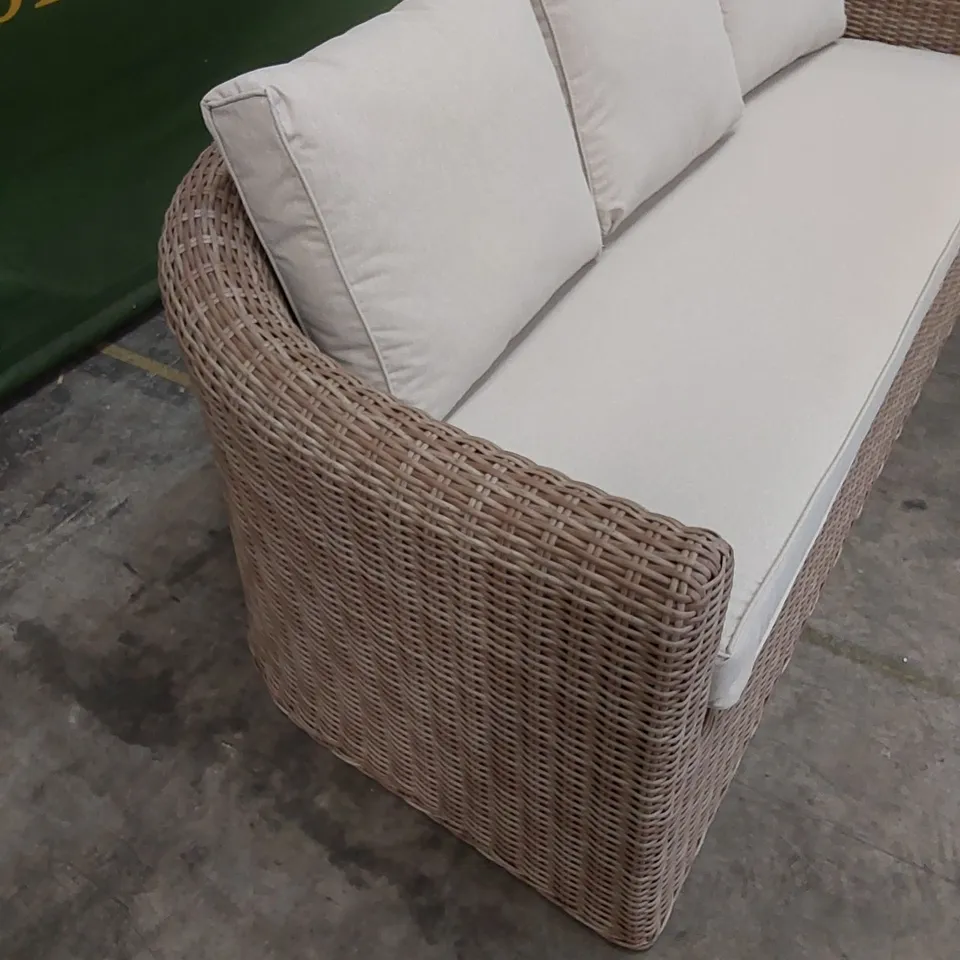 BOXED PRIMROSE LIVING GARDEN AND PATIO CURVED 3-SEATER SOFA NATURAL COLOUR WITH CUSHIONS