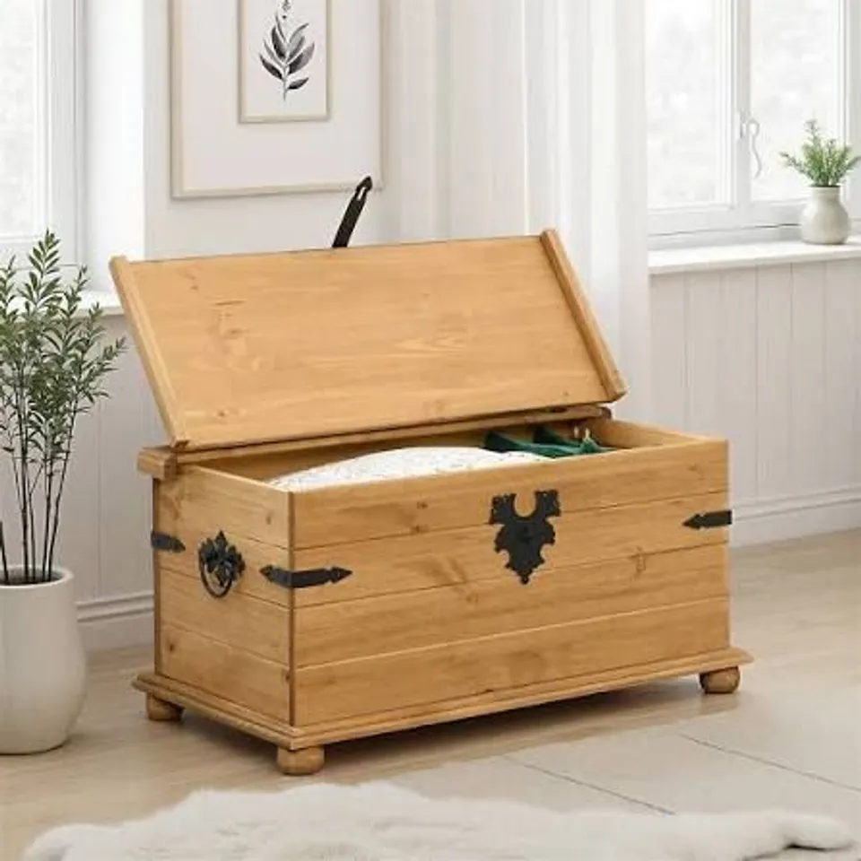 BOXED CORONA STORAGE OTTOMAN TOYBOX CHEST IN DISTRESSED WAXED PINE FINISH (1 BOX)