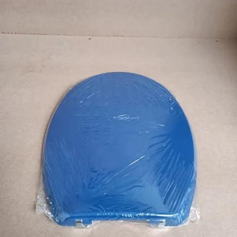 BEMIS TOILET SEAT – BLUE, ULTRA-FIX HINGES, BOXED