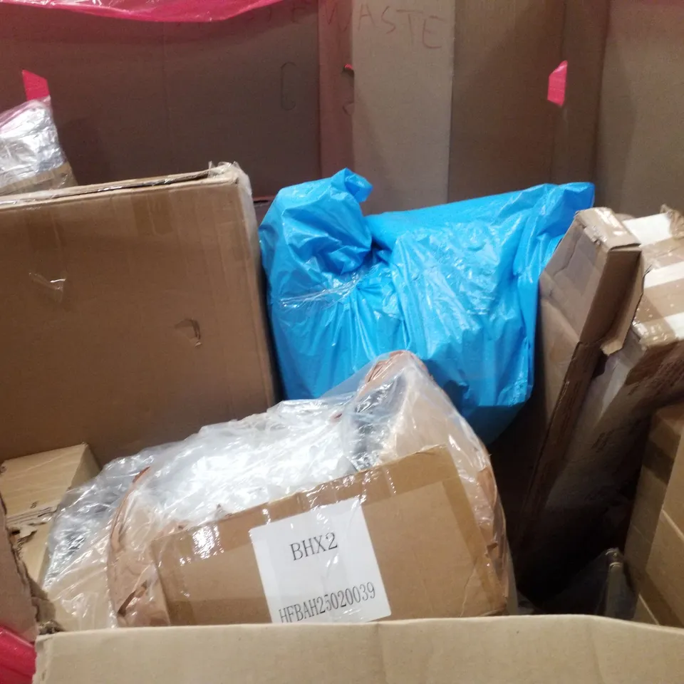 PALLET CONTAINING ASSORTED PRODUCTS INCLUDING RETRACTABLE SAFETY GATE, KITCHEN STEP STOOL, MANUAL LAWN MOWER & TRAMPOLINE