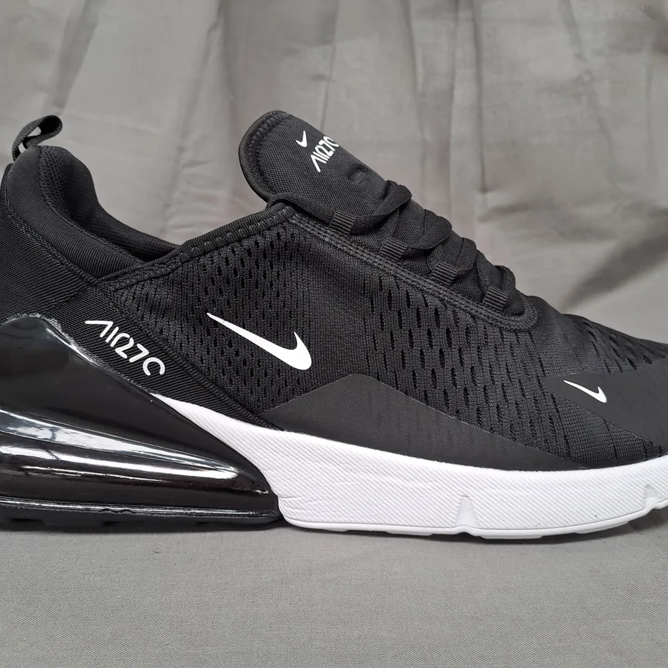 BOXED PAIR OF NIKE AIR 270 SHOES IN BLACK/WHITE UK SIZE 10