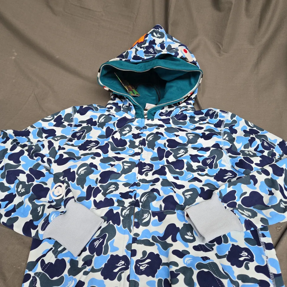 A BATHING APE ABC CAMO SHARK ZIP HOODIE SIZE M