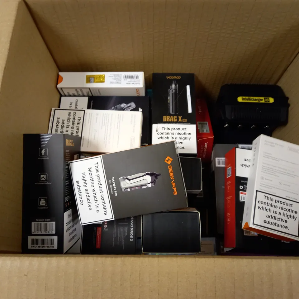 LOT OF APPROXIMATELY 28 E-CIGARETTES AND LIQUIDS TO INCLUDE GEEKVAPE B60, ASPIRE POCKEX KIT, VOOPOO DRAG X PRO, ETC
