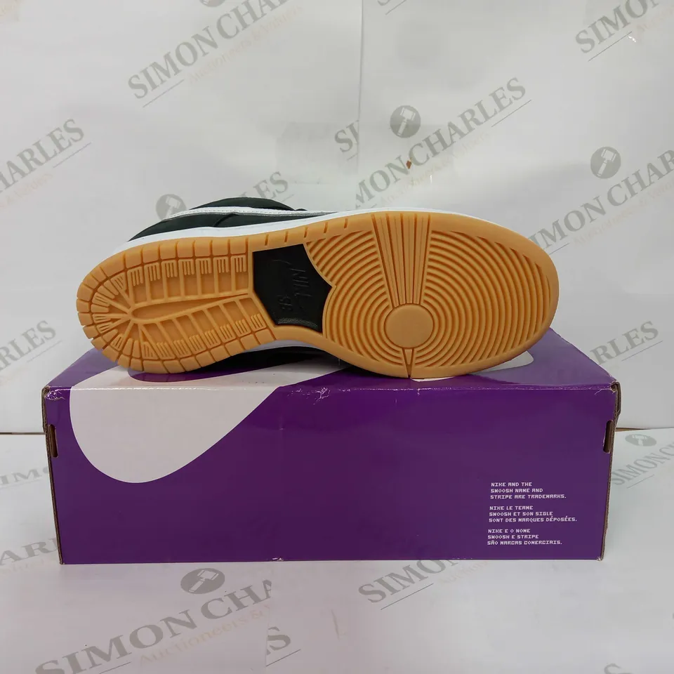 NIKE SB DUNK LOW PRO - UK 7