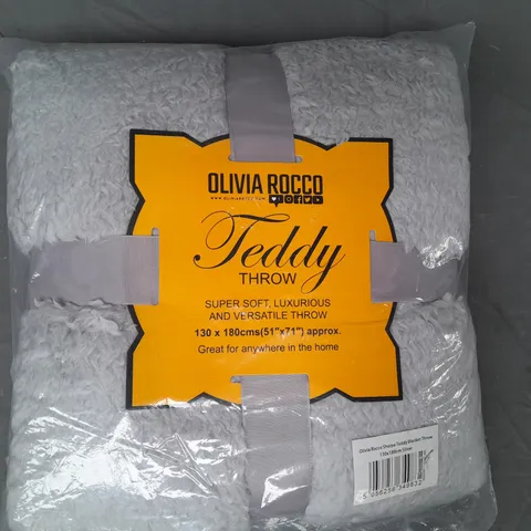 OLIVIA ROCCO SUPER SOFT LUXURIOUS TEDDY THROW IN SILVER (130 X 180CM)