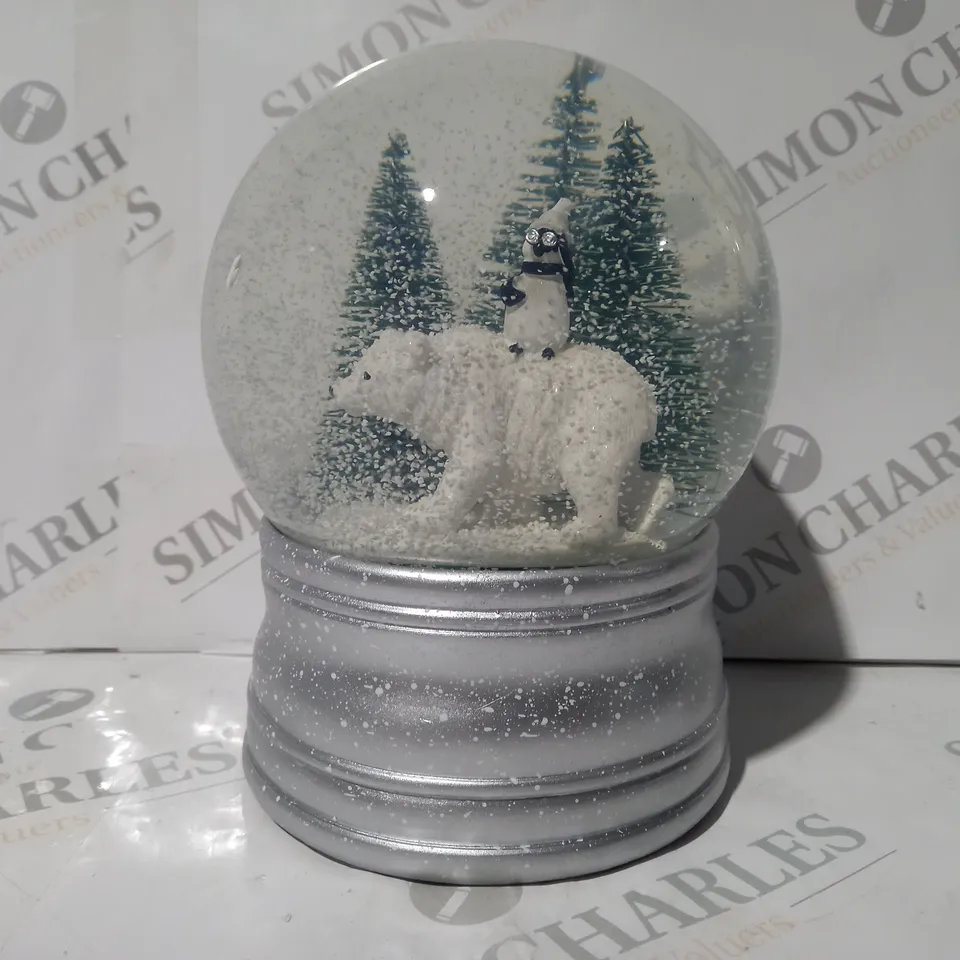 BOXED SANTA EXPRESS CHRISTMAS CHARACTER MUSICAL WATER SPINNER POLAR BEAR