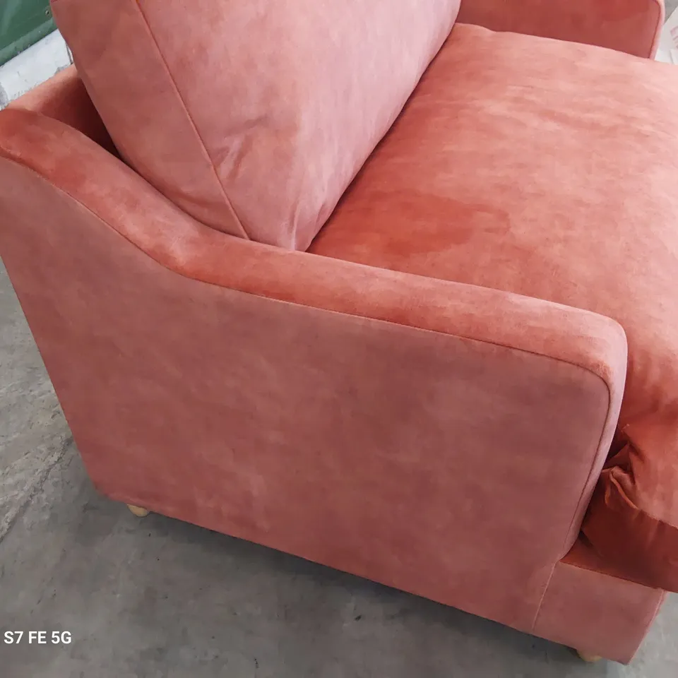 DESIGNER ATWORTH LOVE SEAT METAL ACTION SOFABED PEONY PLUSH FABRIC 