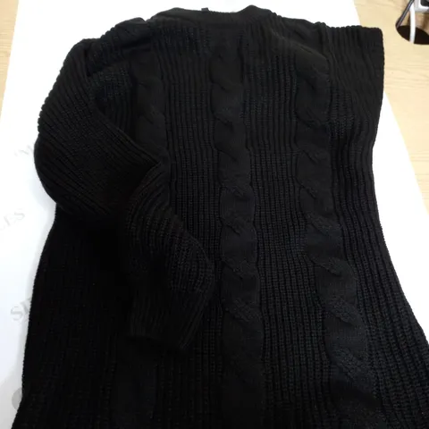LARGE QUANTITY OF CLOTHING ITEMS TO INCLUDE , SWEATERS, JEANS, T-SHIRTS, ETC
