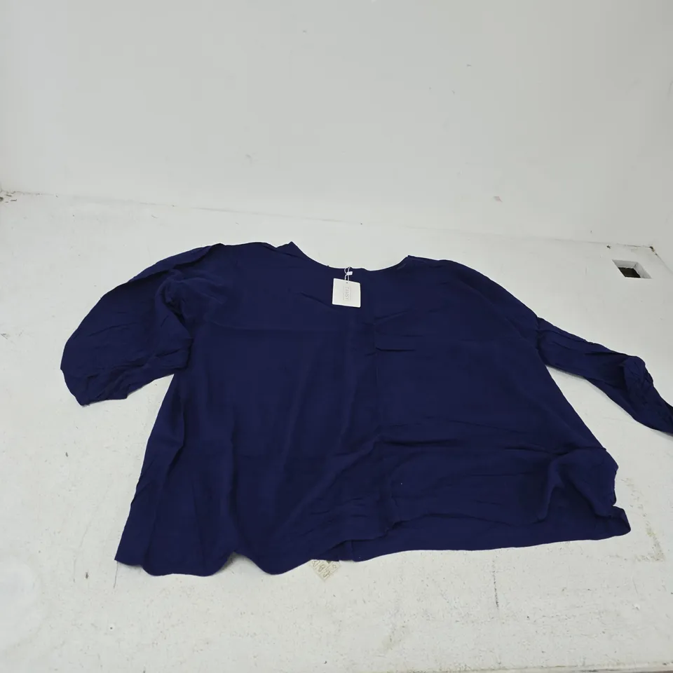 BOX OF APPROXIMATELY 45 ASSORTED CLOTHING ITEMS TO INCLUDE: TAMSY BLOUSE