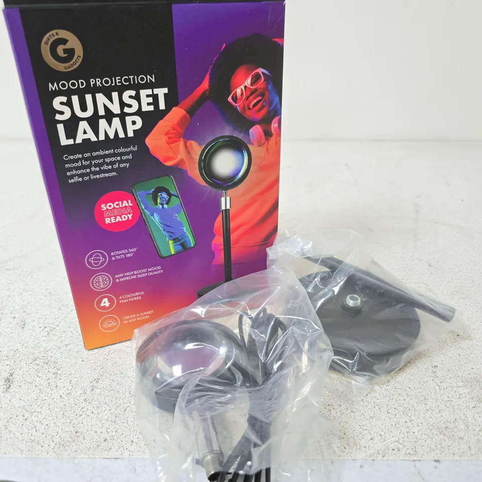 BOXED GIFTS & GADGETS MOOD PROJECTION SUNSET LAMP 