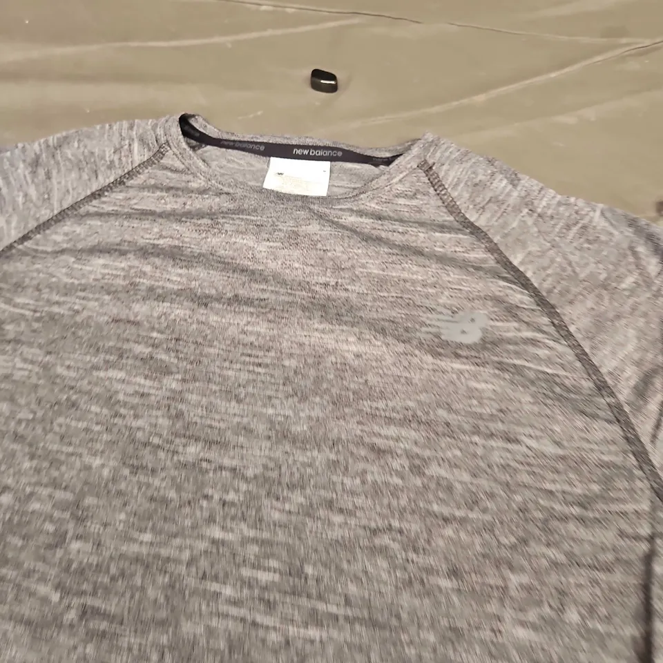 NEW BALANCE TENACITY TEE - SIZE M