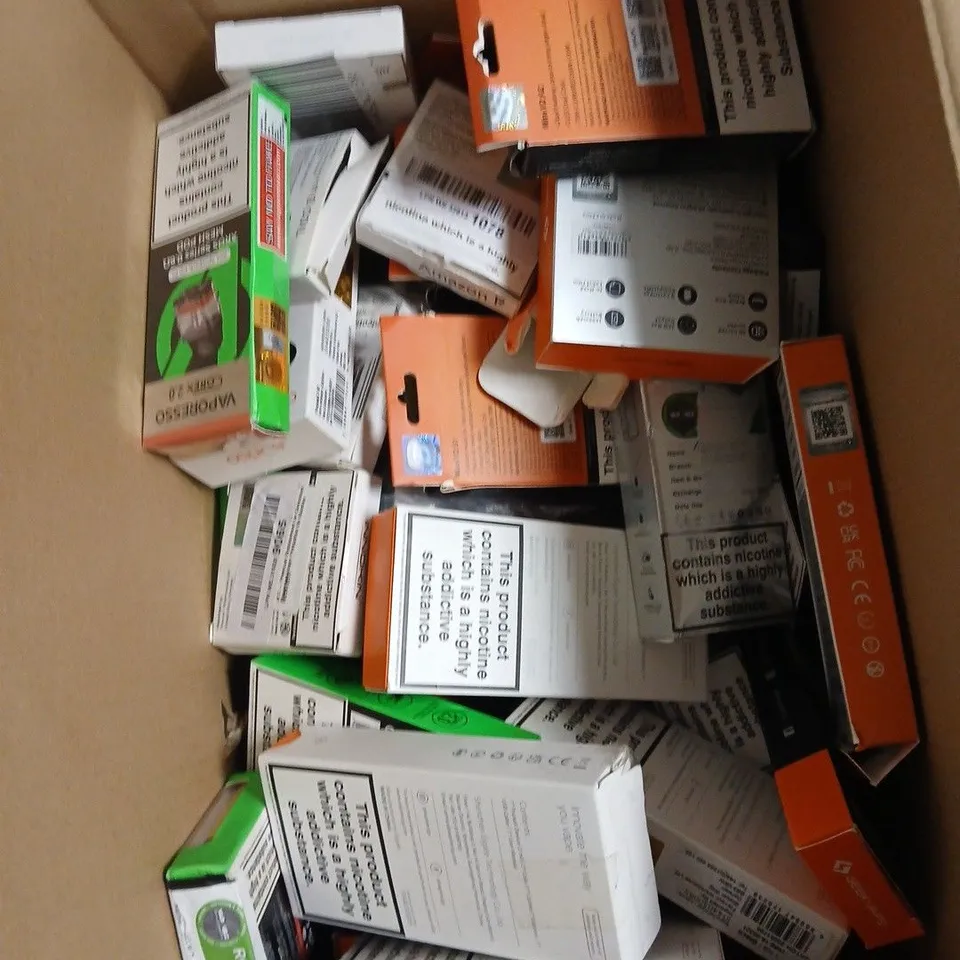 APPROXIMATELY 15 ASSORTED E-CIG PRODUCTS AND ACCESSORIES TO INCLUDE GEEKVAPE, ASPIRE, SMOK ETC