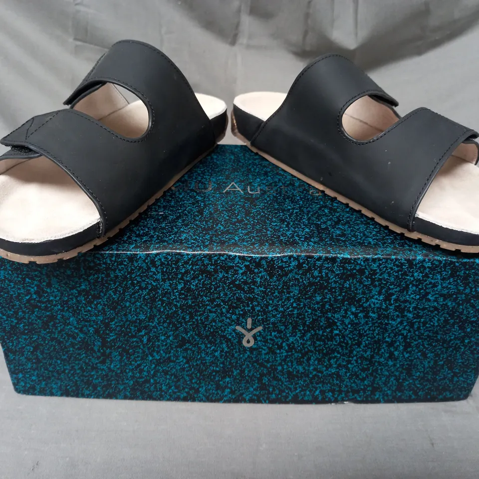 BOXED PAIR OF EMU AUSTRALIA SANDALS IN BLACK SIZE 5