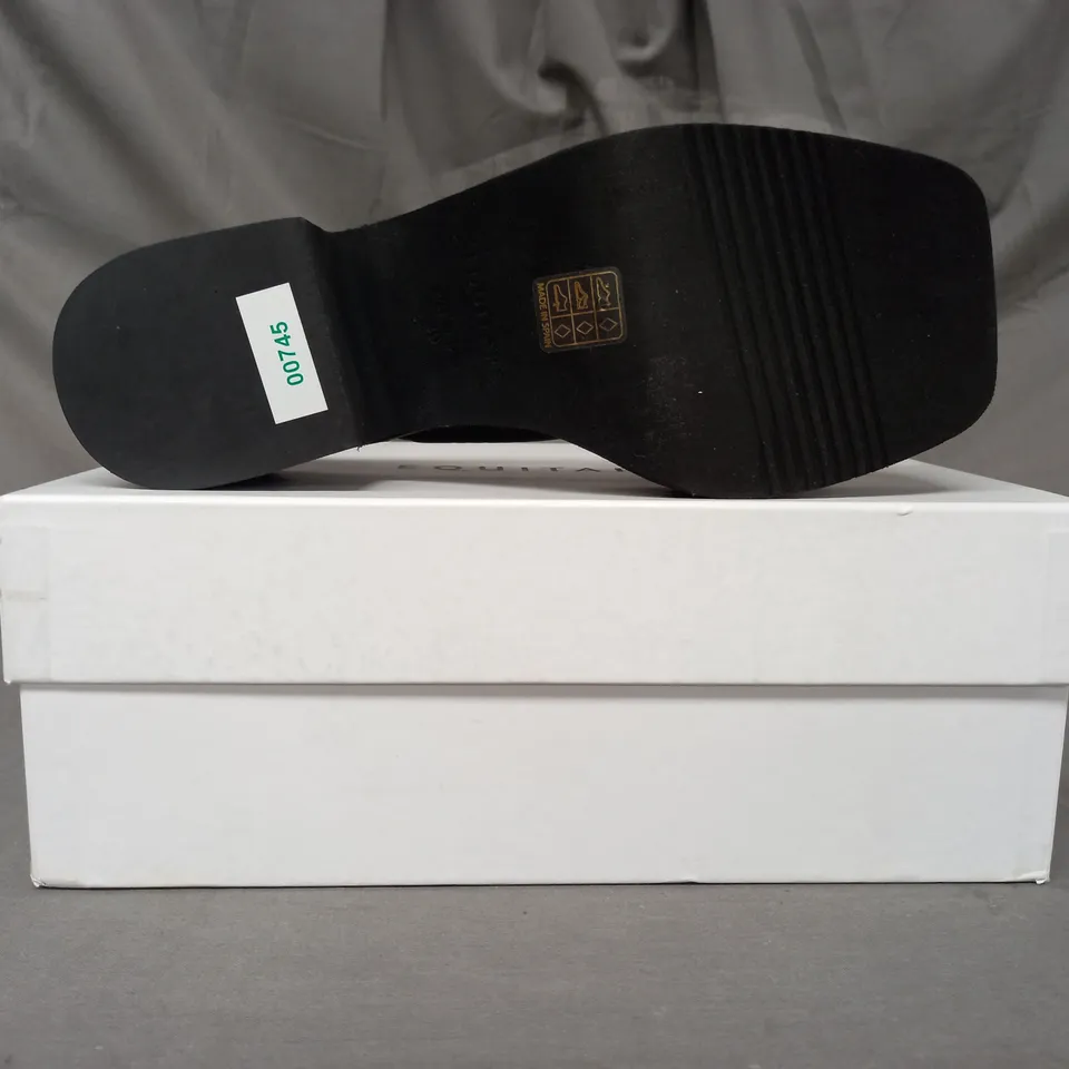 BOXED PAIR OF EQUITARE PINET PLATFORM TOE-POST SANDALS IN BLACK EU SIZE 38