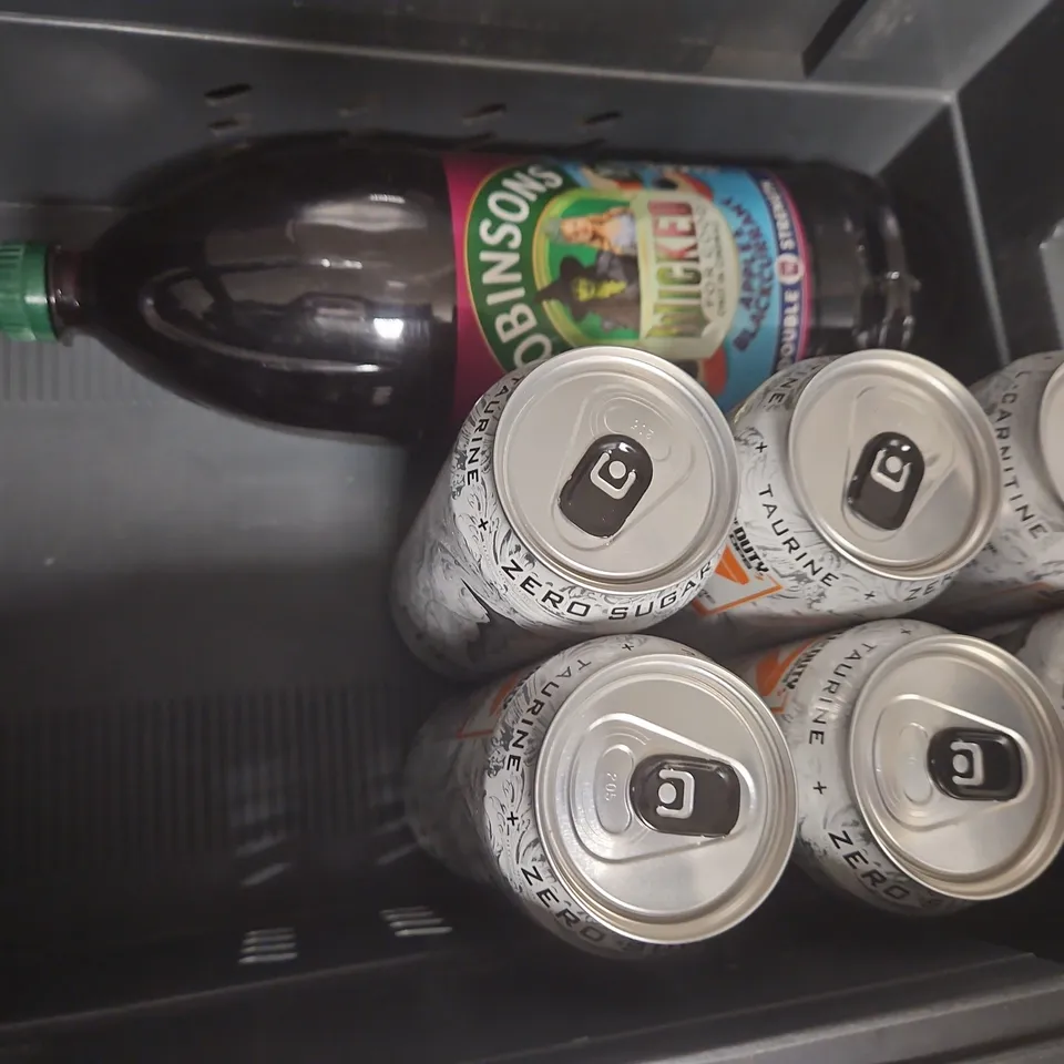 APPROXIMATELY 10 ASSORTED FOOD AND DRINK ITEMS TO INCLUDE MONSTER, HUEL, HIPP, ETC