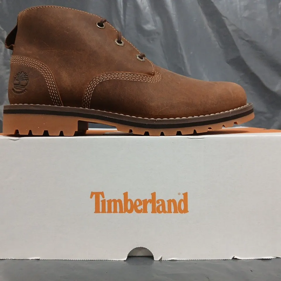 BOXED PAIR OF TIMBERLAND MID LACE WATERPROOF BOOTS IN BROWN SIZE UK 7