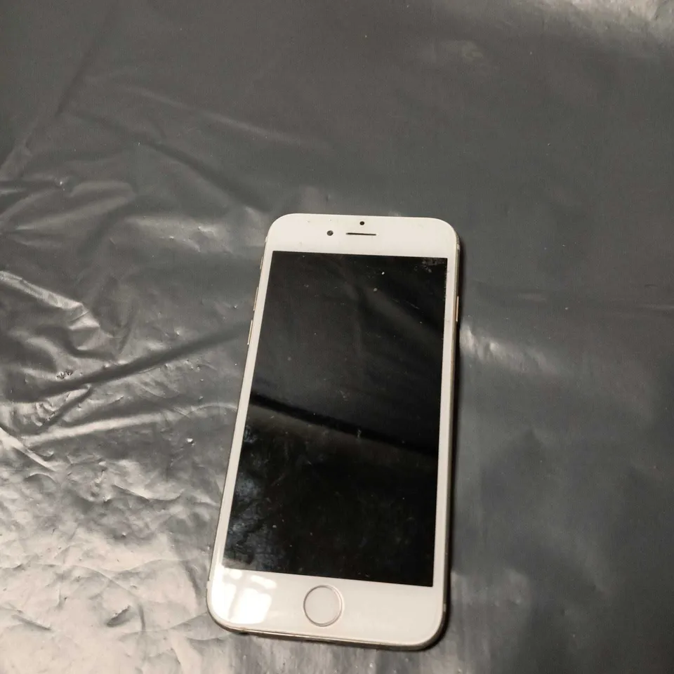 APPLE IPHONE SMARTPHONE – WHITE/SILVER 