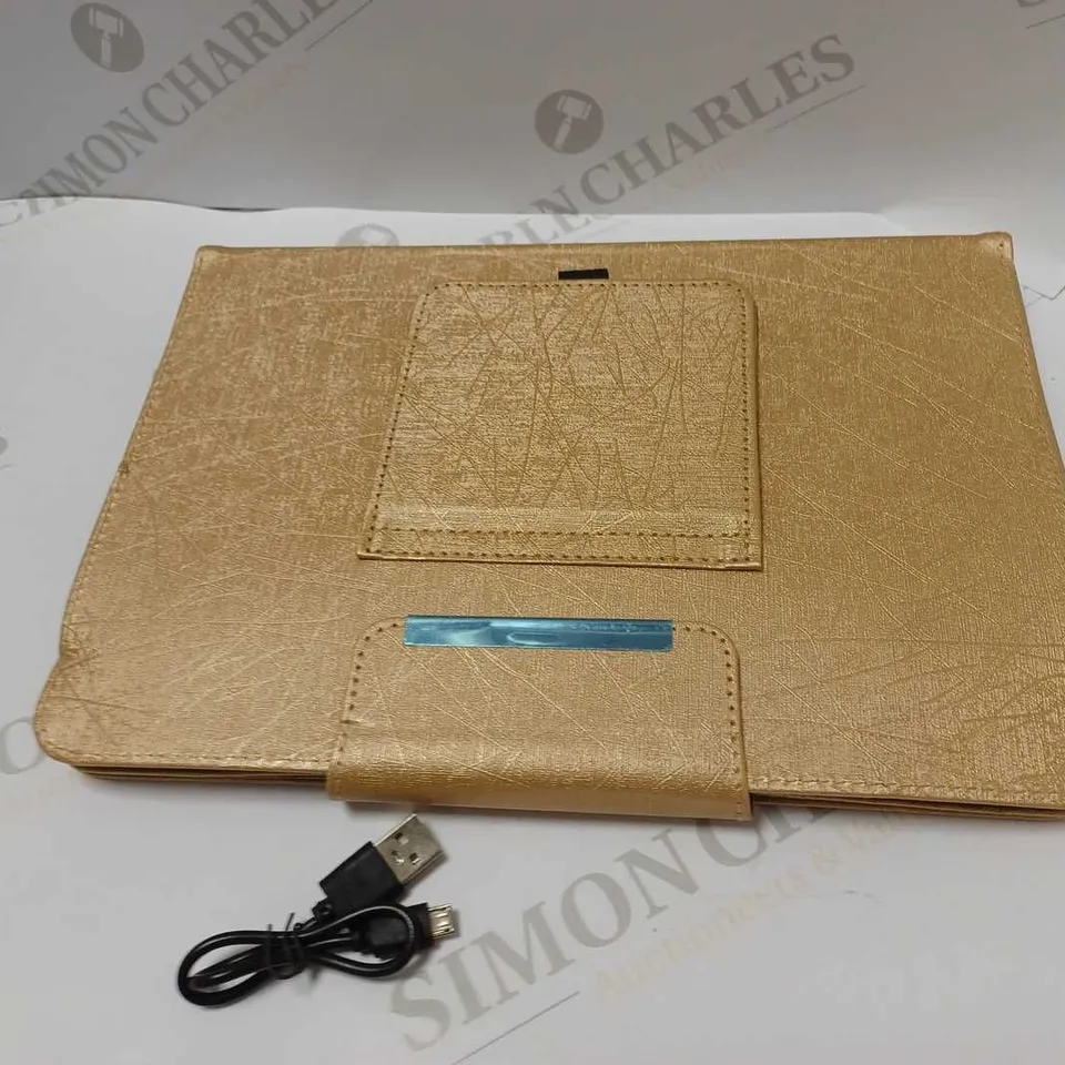 GOLD IPAD CASE WITH WHITE KEYBOARD
