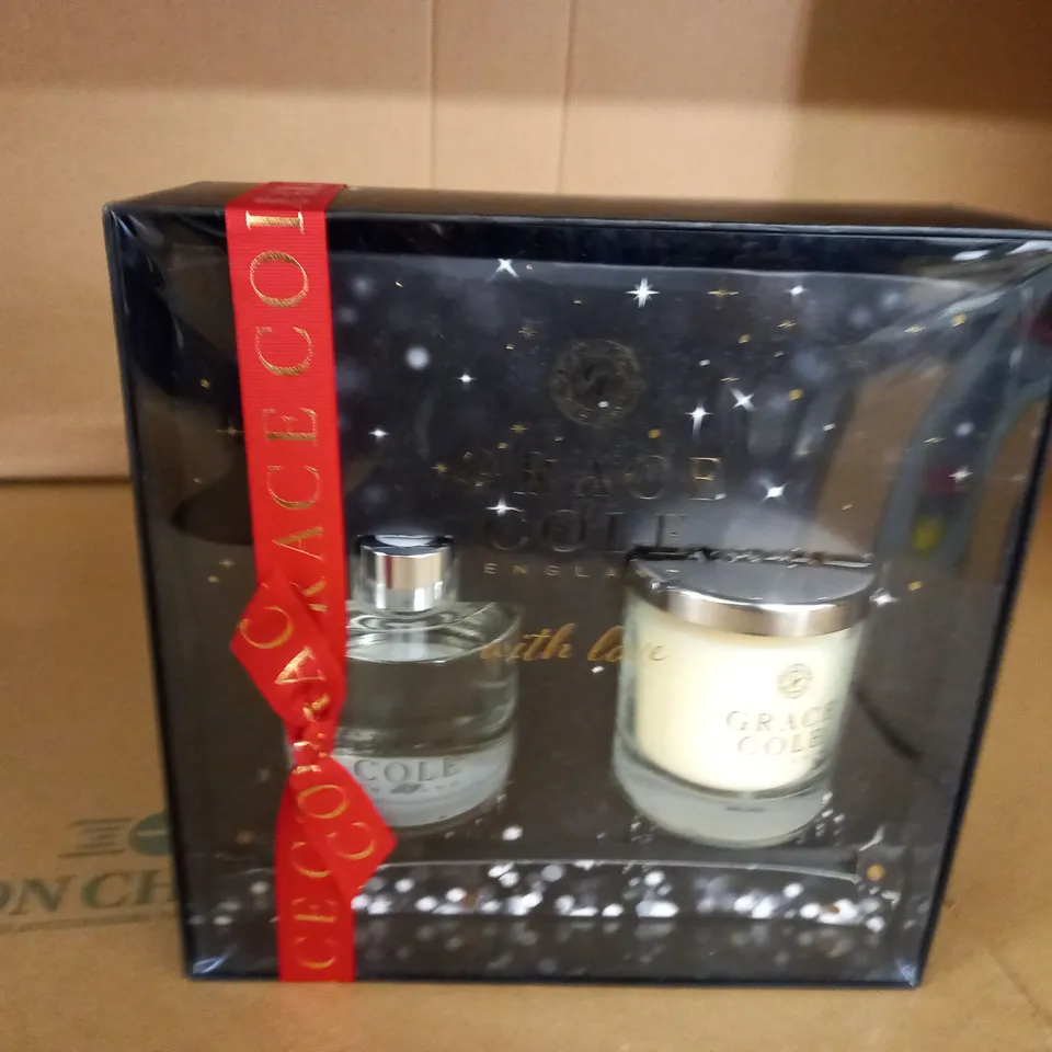 BOXED GRACE COLE DIFFUSER AND CANDLE SET - WHITE NECTARINE & PEAR