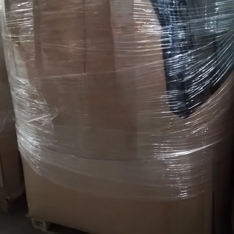 PALLET CONTAINING A LARGE QUANTITY OF HOSES