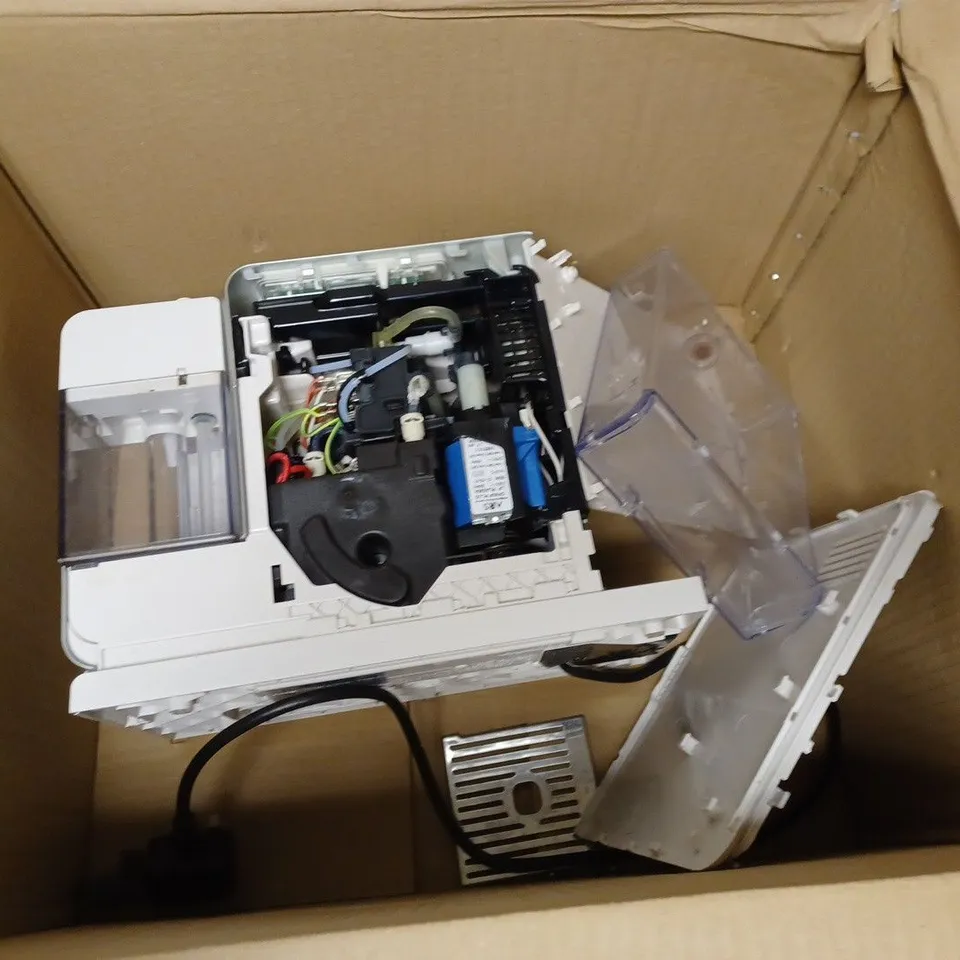 DELONGHI NESPRESSO MACHINE 