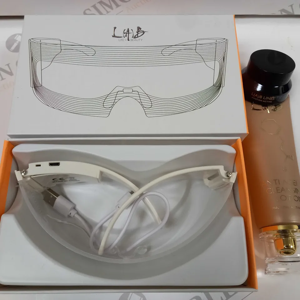 BOXED LAB LIFE + BEAUTY ANTI AGEING EYE MASK 