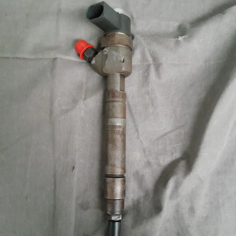 MERCEDES FUEL INJECTOR 