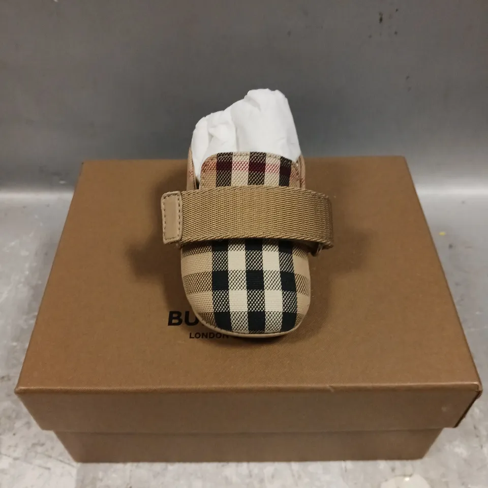 BOXED PAIR OF BURBERRY ARCHIVE BEIGE NEWBORN TRAINERS - 1