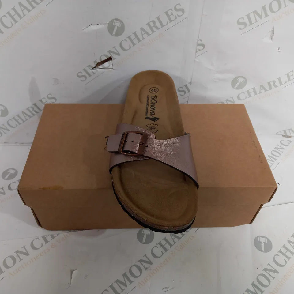 BOXED PAIR OF BONOVA STRAPPED SANDALS IN BROWN/BRONZE - EU SIZE 40