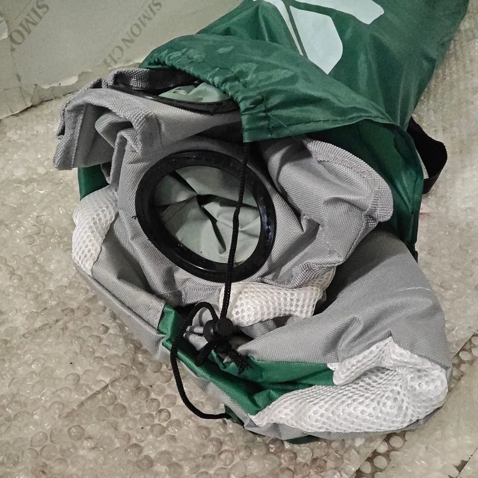 VOYAGER FOLDING OUTDOOR CHAIR IN GREY/GREEN IN CARRY BAG